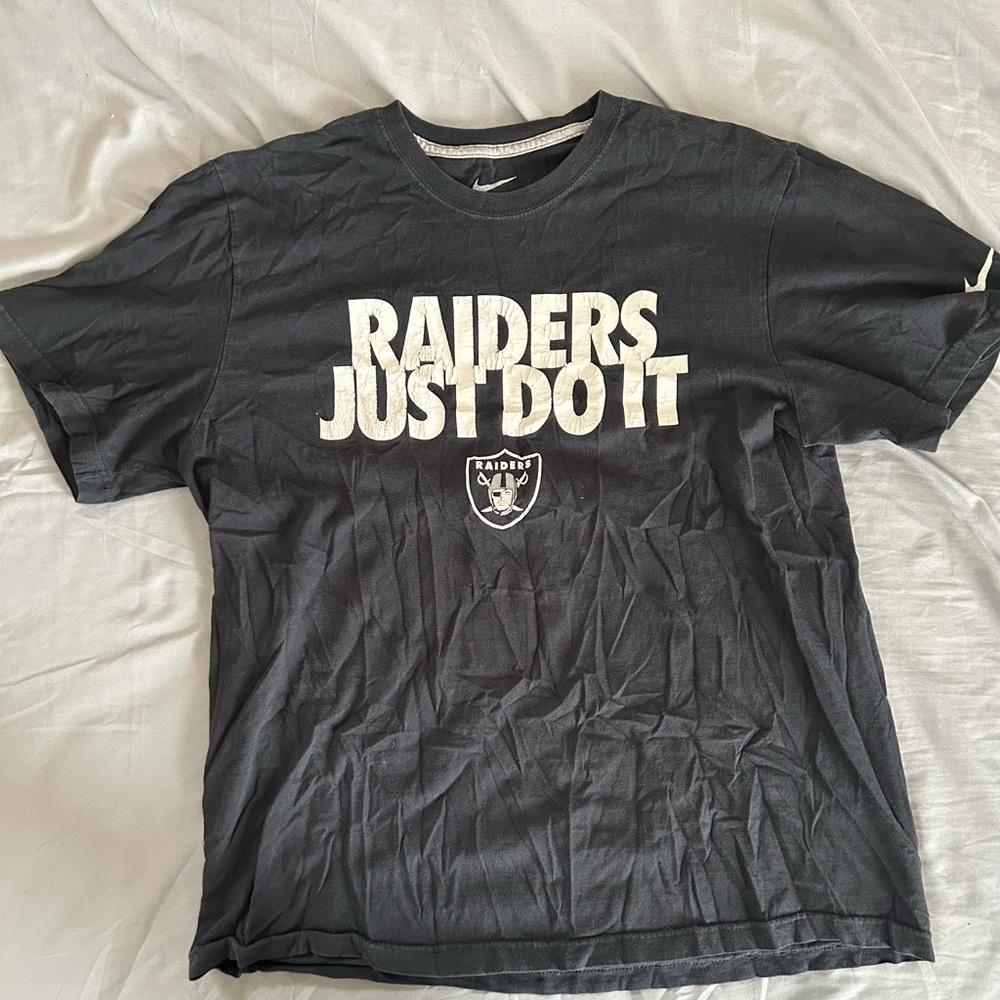 Size XL Nike Raiders T-Shirt